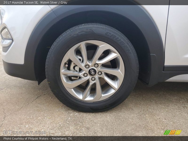 Molten Silver / Gray 2017 Hyundai Tucson SE