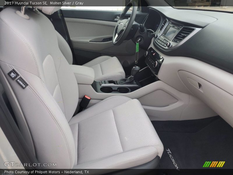 Molten Silver / Gray 2017 Hyundai Tucson SE