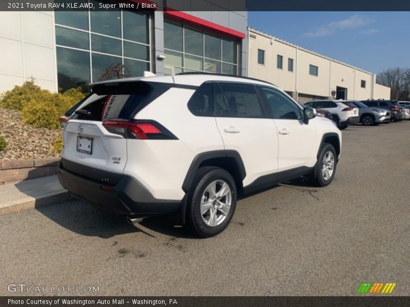 Super White / Black 2021 Toyota RAV4 XLE AWD