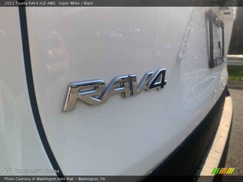 Super White / Black 2021 Toyota RAV4 XLE AWD
