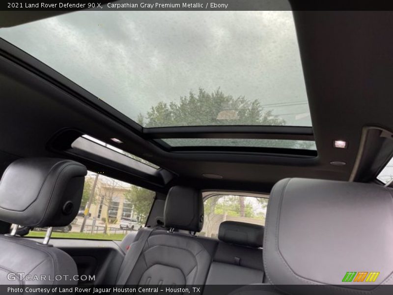 Sunroof of 2021 Defender 90 X