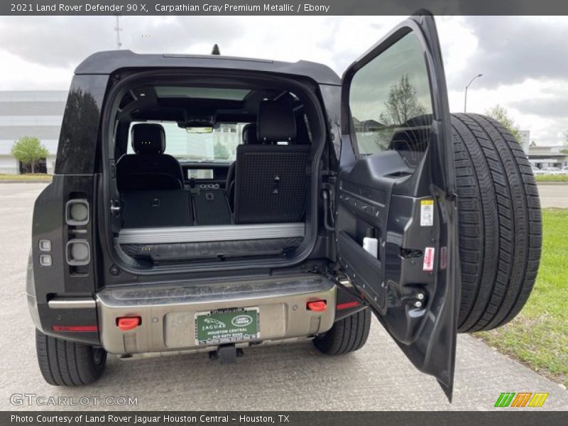  2021 Defender 90 X Trunk