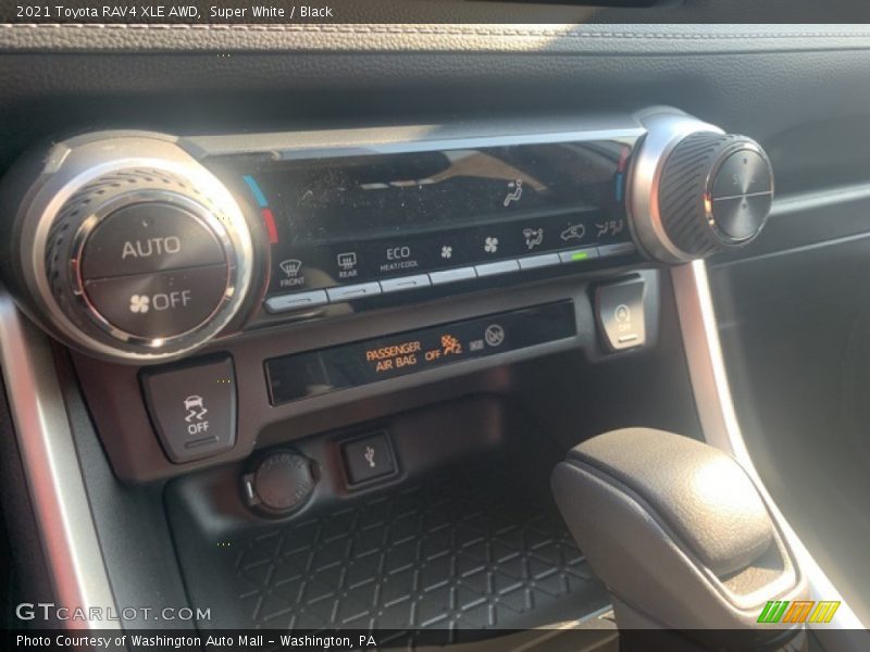 Super White / Black 2021 Toyota RAV4 XLE AWD