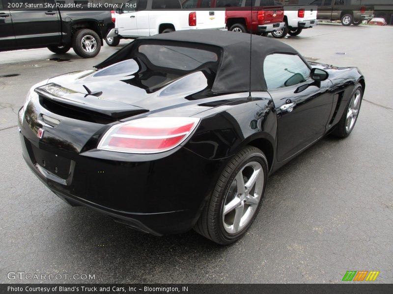 Black Onyx / Red 2007 Saturn Sky Roadster