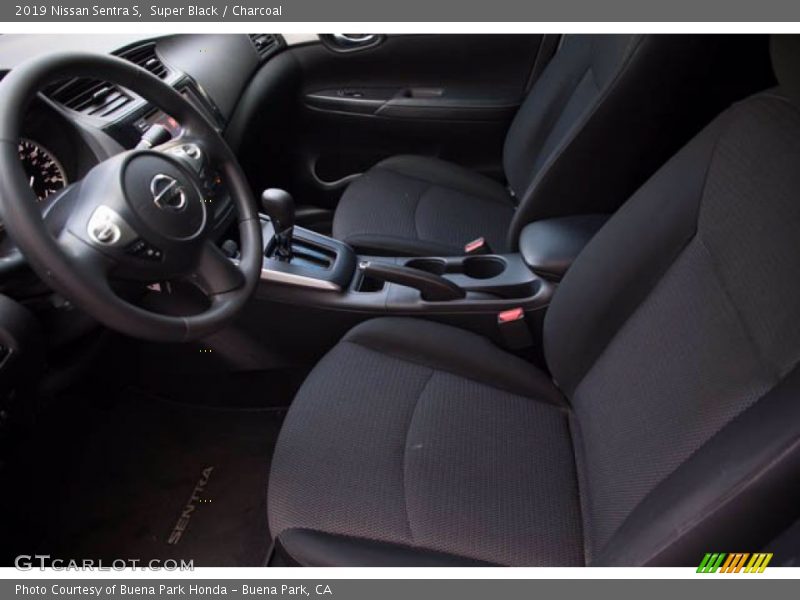 Super Black / Charcoal 2019 Nissan Sentra S