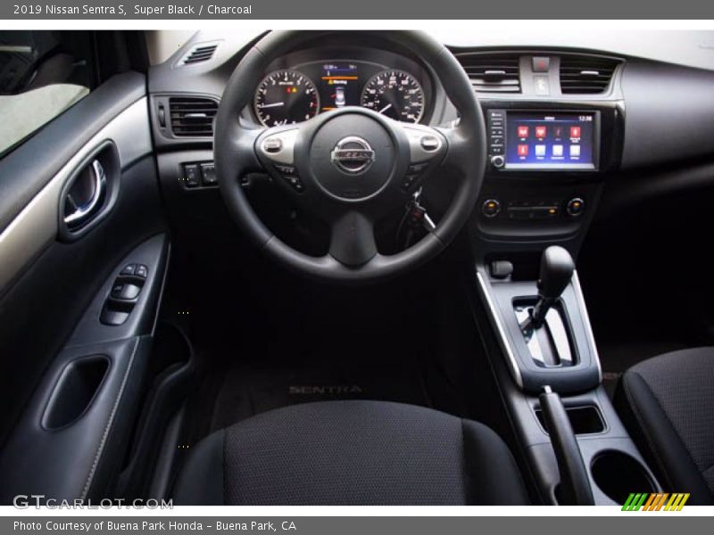 Super Black / Charcoal 2019 Nissan Sentra S