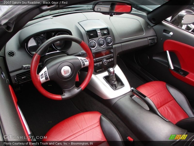 Black Onyx / Red 2007 Saturn Sky Roadster