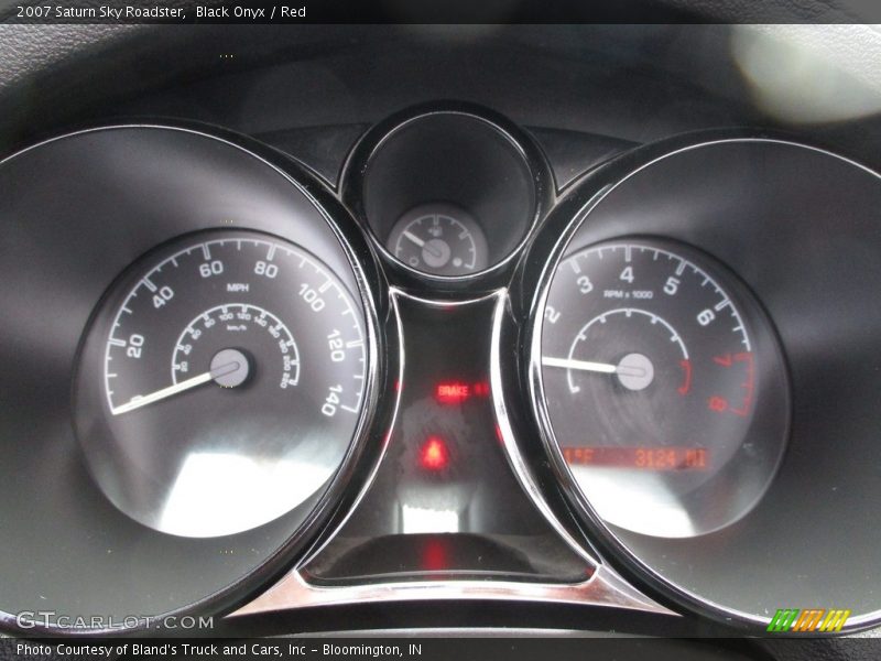 Black Onyx / Red 2007 Saturn Sky Roadster