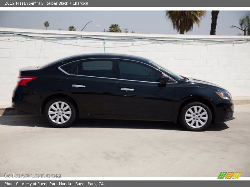 Super Black / Charcoal 2019 Nissan Sentra S