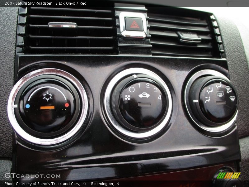 Black Onyx / Red 2007 Saturn Sky Roadster