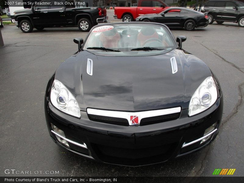 Black Onyx / Red 2007 Saturn Sky Roadster