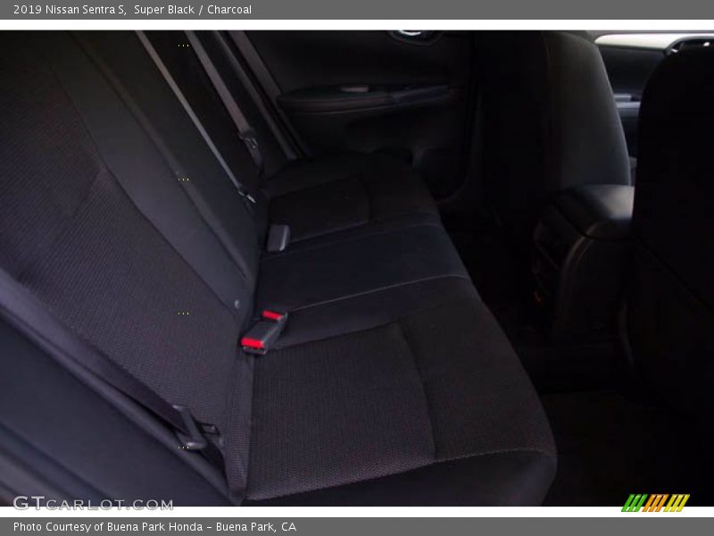 Super Black / Charcoal 2019 Nissan Sentra S