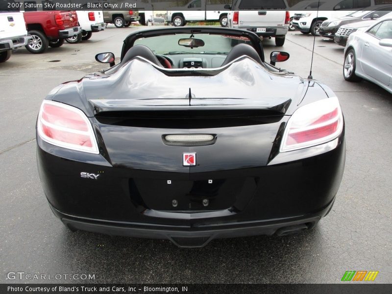 Black Onyx / Red 2007 Saturn Sky Roadster