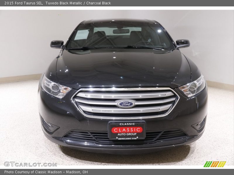 Tuxedo Black Metallic / Charcoal Black 2015 Ford Taurus SEL