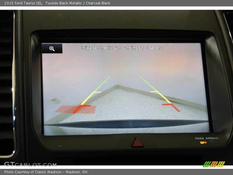 Tuxedo Black Metallic / Charcoal Black 2015 Ford Taurus SEL
