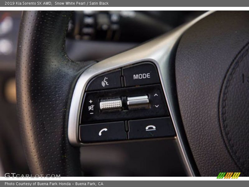 Snow White Pearl / Satin Black 2019 Kia Sorento SX AWD