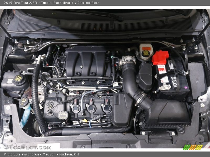 Tuxedo Black Metallic / Charcoal Black 2015 Ford Taurus SEL