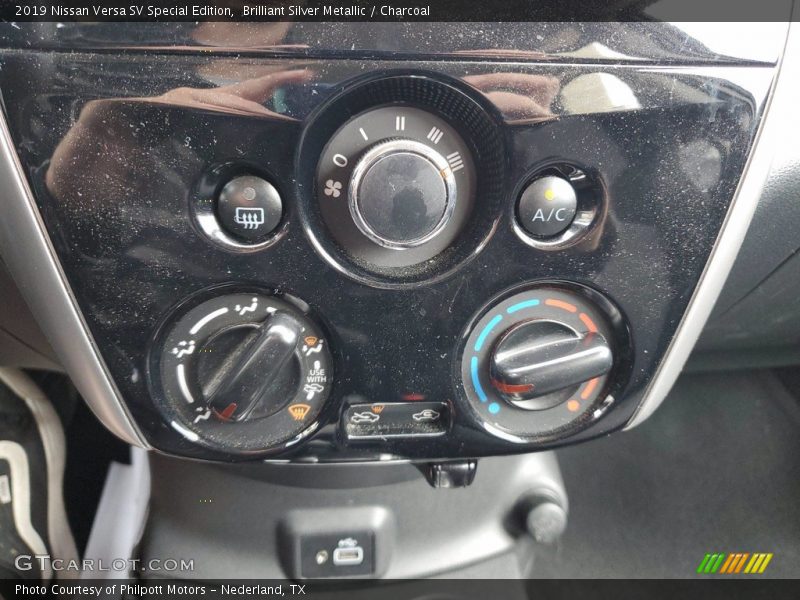 Brilliant Silver Metallic / Charcoal 2019 Nissan Versa SV Special Edition