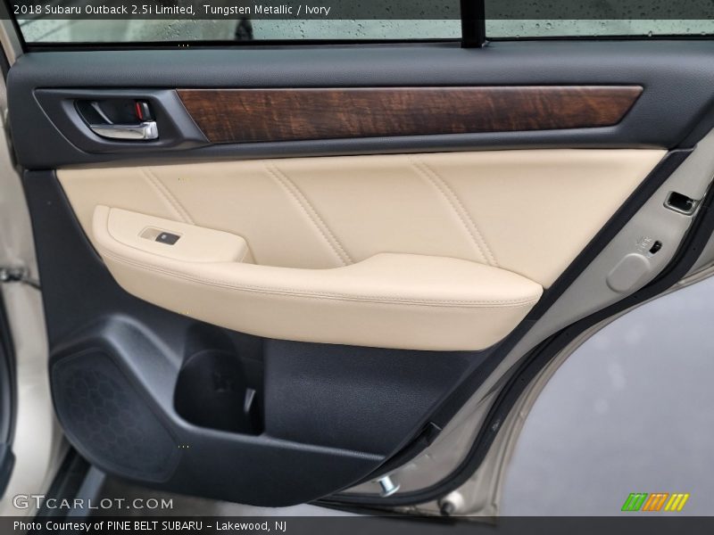 Tungsten Metallic / Ivory 2018 Subaru Outback 2.5i Limited