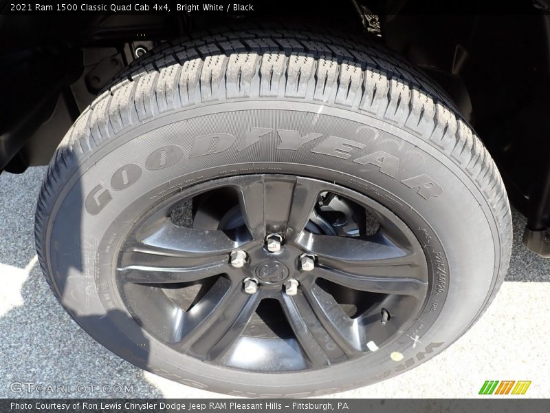 Bright White / Black 2021 Ram 1500 Classic Quad Cab 4x4