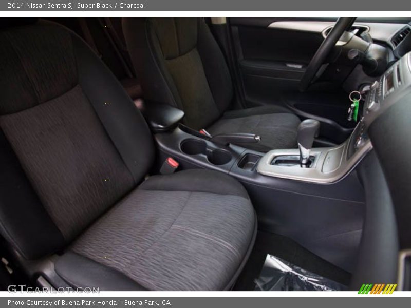 Super Black / Charcoal 2014 Nissan Sentra S