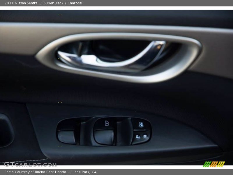 Super Black / Charcoal 2014 Nissan Sentra S
