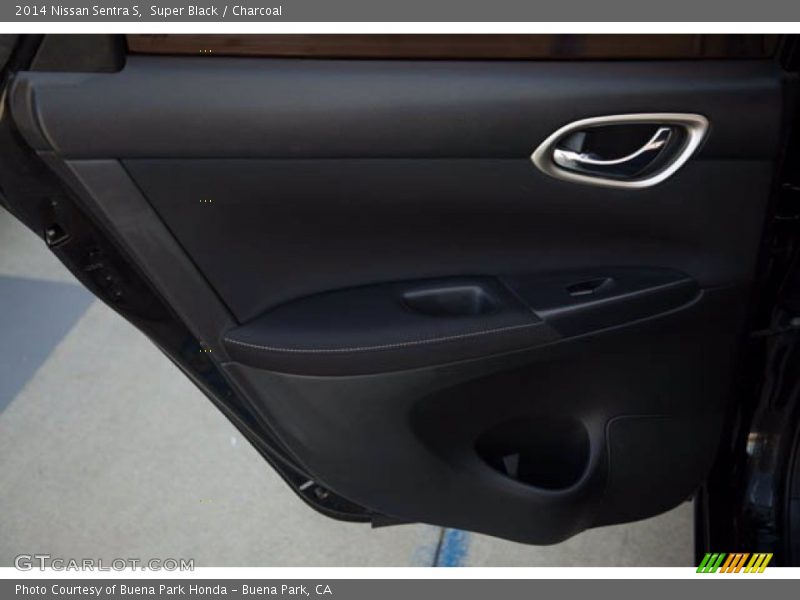 Super Black / Charcoal 2014 Nissan Sentra S
