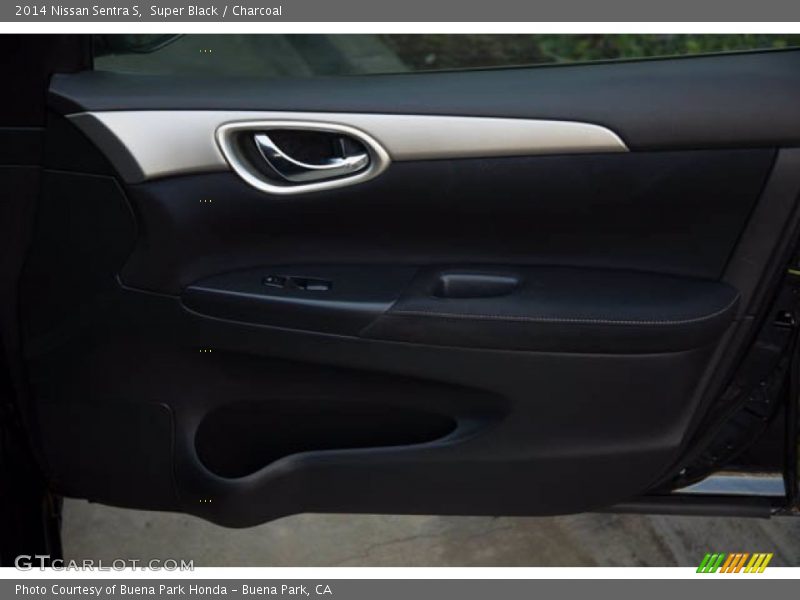 Super Black / Charcoal 2014 Nissan Sentra S