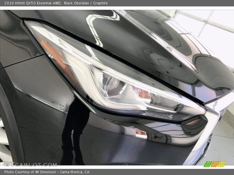Black Obsidian / Graphite 2019 Infiniti QX50 Essential AWD