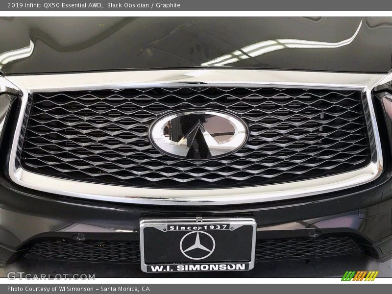 Black Obsidian / Graphite 2019 Infiniti QX50 Essential AWD