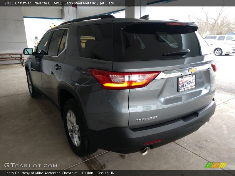 Satin Steel Metallic / Jet Black 2021 Chevrolet Traverse LT AWD