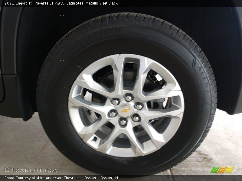 Satin Steel Metallic / Jet Black 2021 Chevrolet Traverse LT AWD