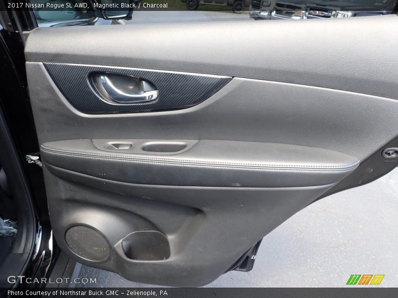Magnetic Black / Charcoal 2017 Nissan Rogue SL AWD