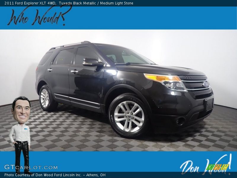 Tuxedo Black Metallic / Medium Light Stone 2011 Ford Explorer XLT 4WD