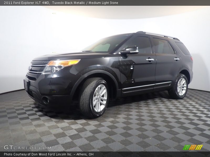 Tuxedo Black Metallic / Medium Light Stone 2011 Ford Explorer XLT 4WD