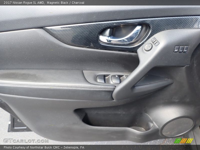 Magnetic Black / Charcoal 2017 Nissan Rogue SL AWD