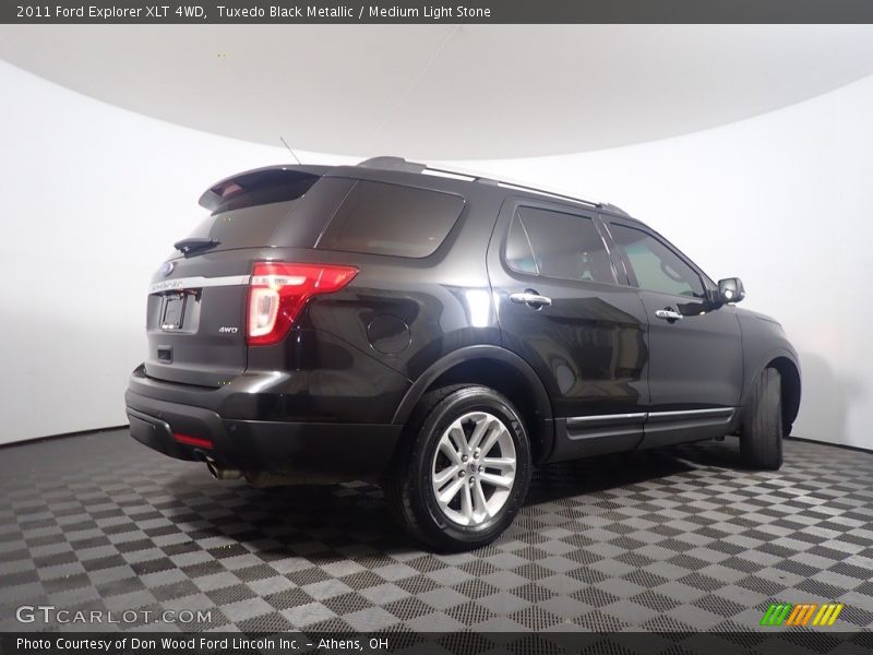 Tuxedo Black Metallic / Medium Light Stone 2011 Ford Explorer XLT 4WD