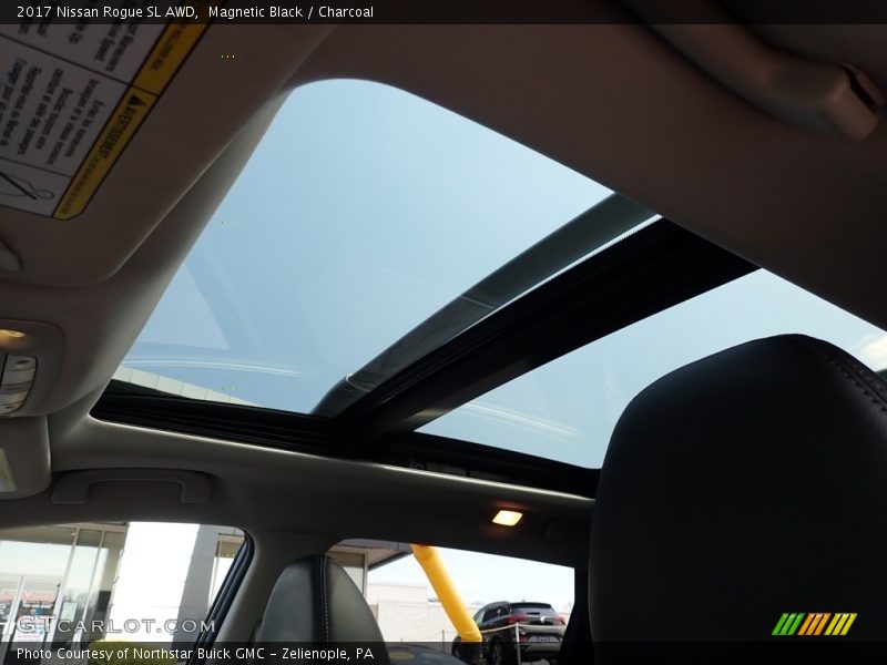 Magnetic Black / Charcoal 2017 Nissan Rogue SL AWD