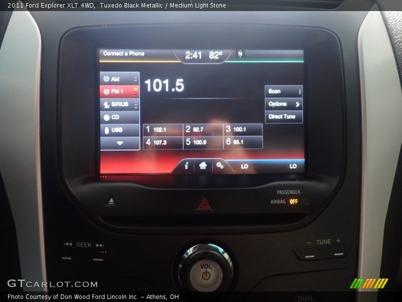 Tuxedo Black Metallic / Medium Light Stone 2011 Ford Explorer XLT 4WD