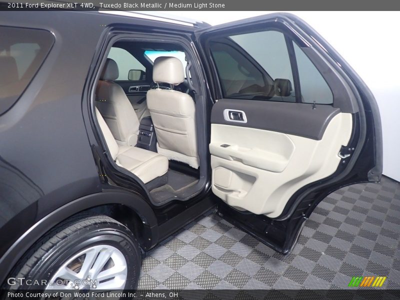 Tuxedo Black Metallic / Medium Light Stone 2011 Ford Explorer XLT 4WD