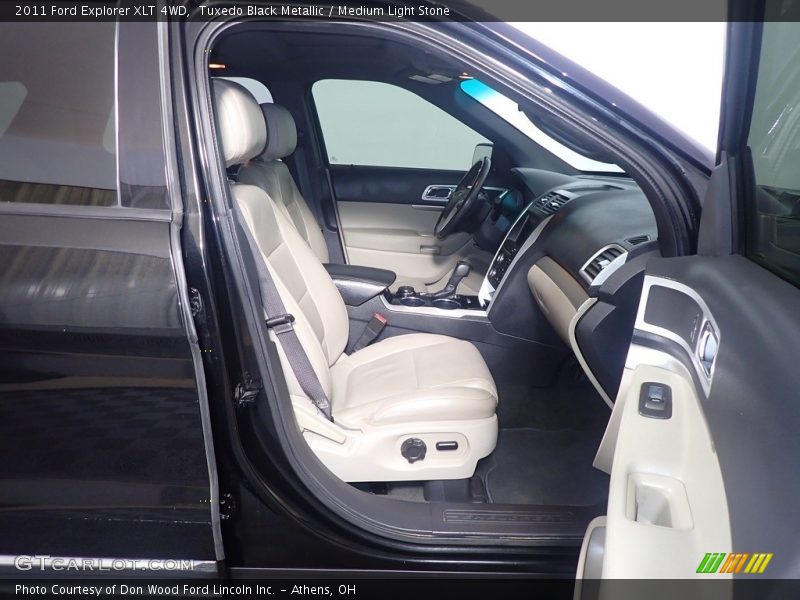 Tuxedo Black Metallic / Medium Light Stone 2011 Ford Explorer XLT 4WD