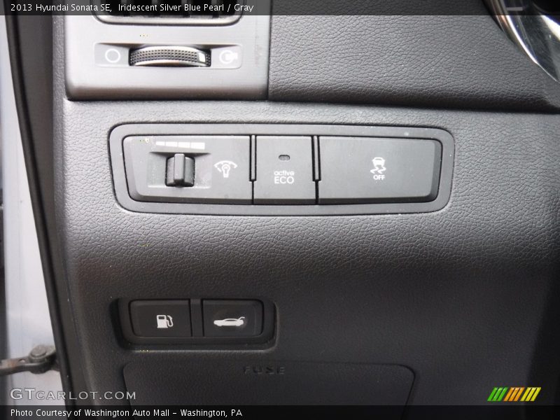 Iridescent Silver Blue Pearl / Gray 2013 Hyundai Sonata SE