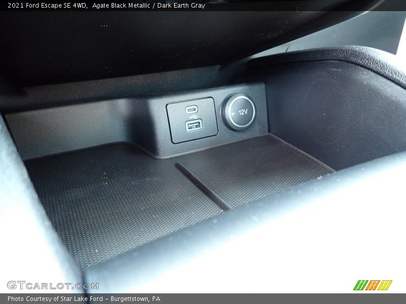 Agate Black Metallic / Dark Earth Gray 2021 Ford Escape SE 4WD