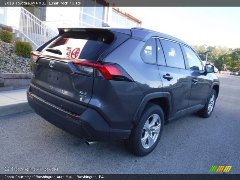 Lunar Rock / Black 2019 Toyota RAV4 XLE