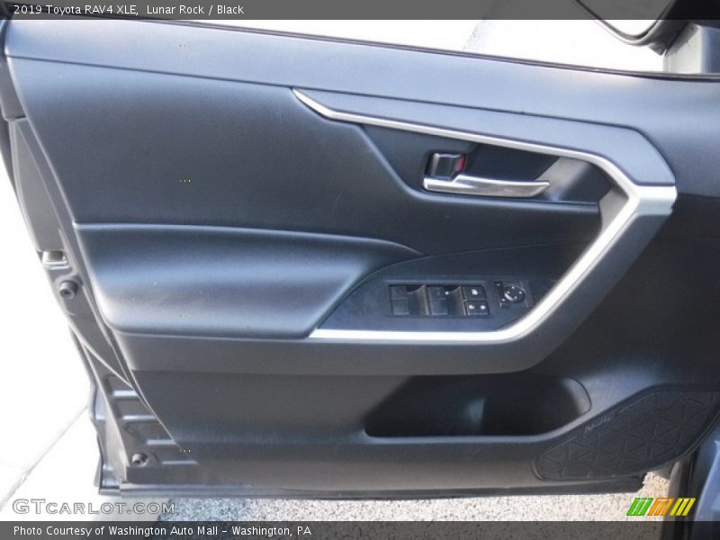 Lunar Rock / Black 2019 Toyota RAV4 XLE