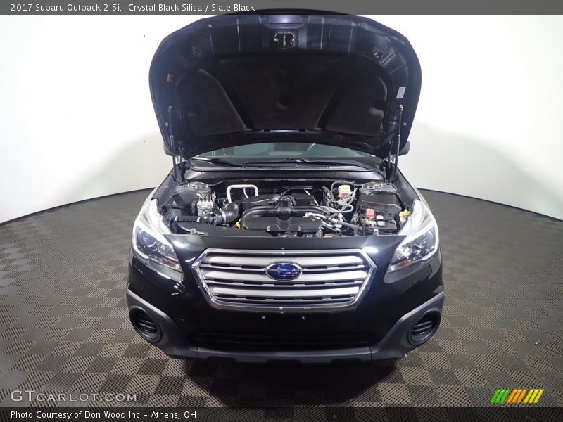 Crystal Black Silica / Slate Black 2017 Subaru Outback 2.5i