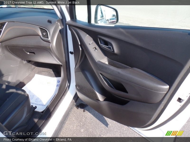 Summit White / Jet Black 2017 Chevrolet Trax LS AWD