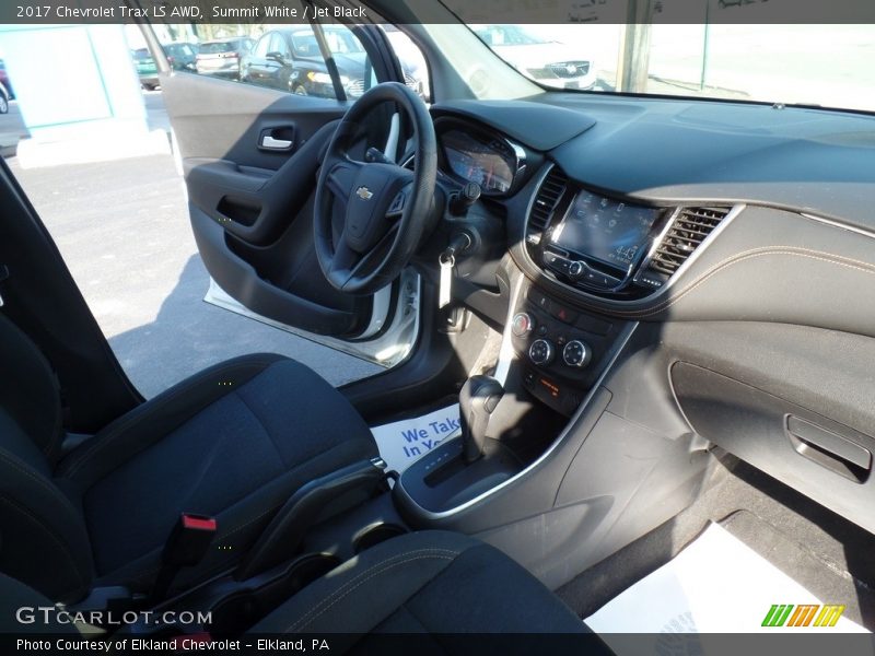 Summit White / Jet Black 2017 Chevrolet Trax LS AWD
