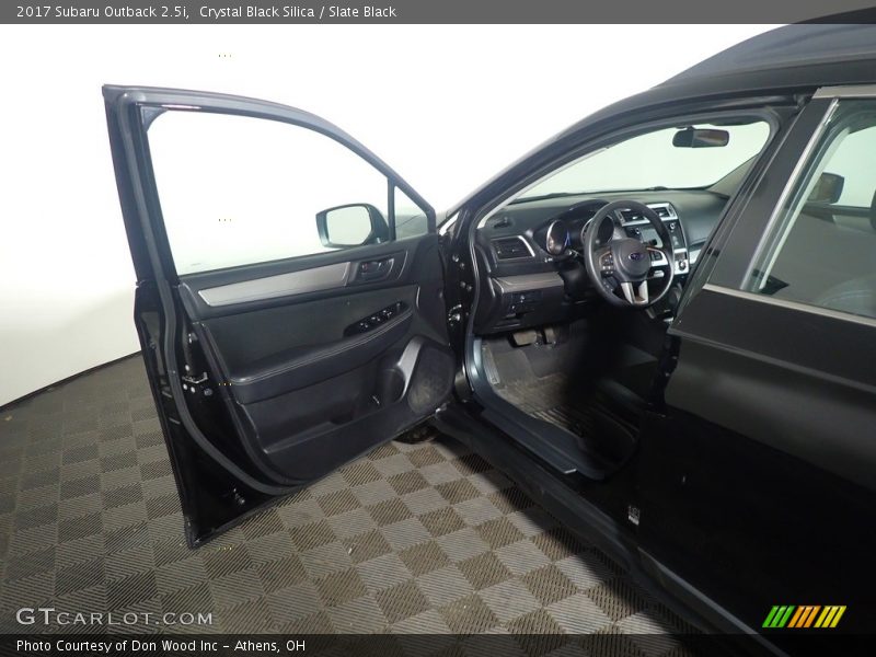 Crystal Black Silica / Slate Black 2017 Subaru Outback 2.5i