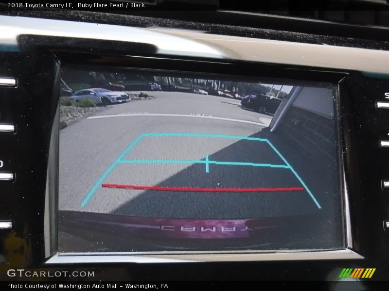 Ruby Flare Pearl / Black 2018 Toyota Camry LE